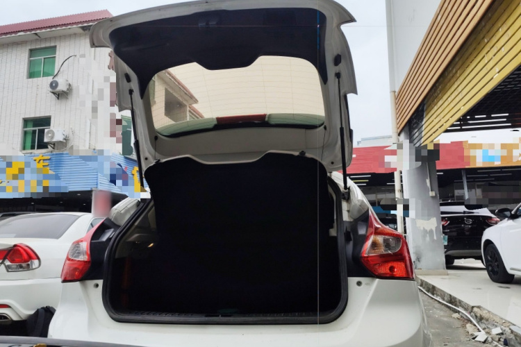 Ford Focus 2014 car image #21