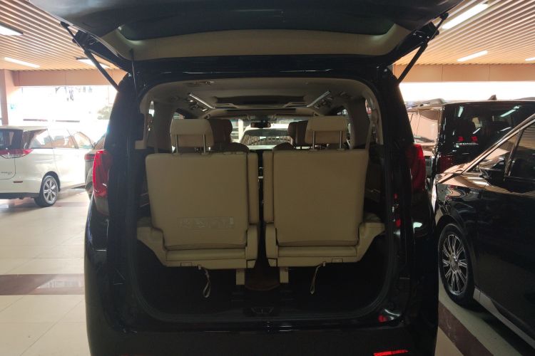 Toyota Alphard 2017 car image #21