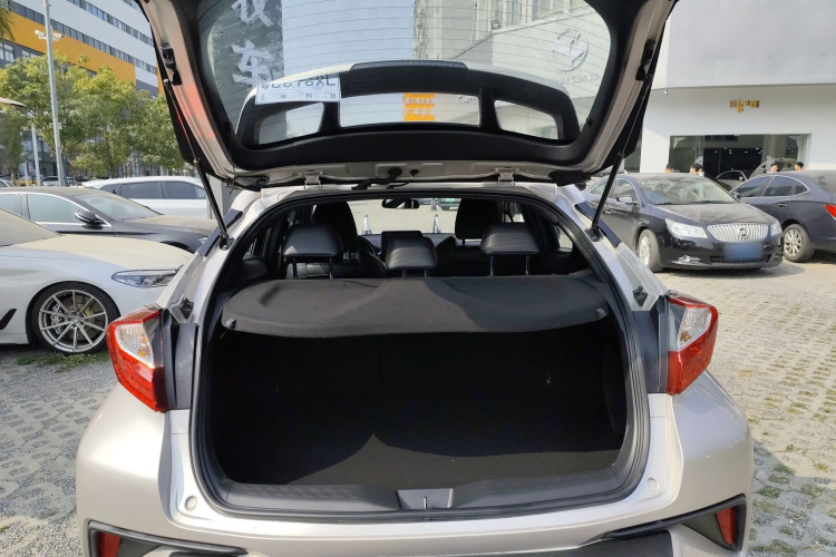 Toyota C-HR 2021 immagine di auto #21