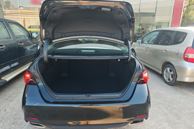 Toyota Avalon 2023 car image #21