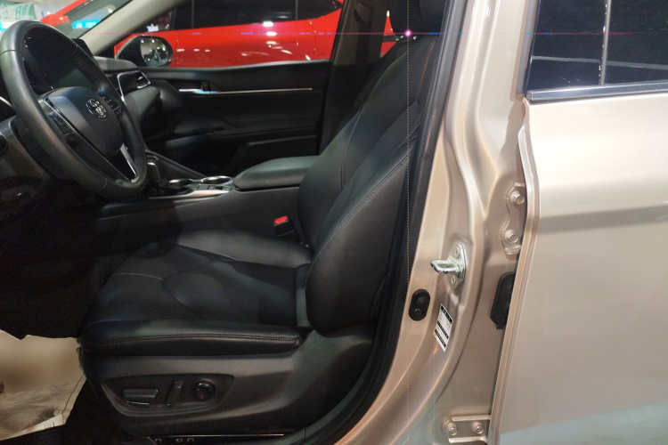 Toyota Camry 2022 car image #21