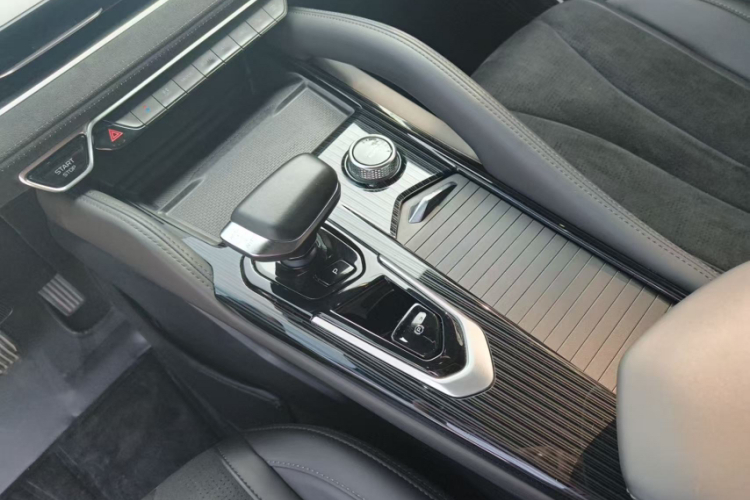 GEELY Monjaro 2022 صورة سيارة #21