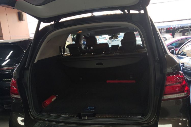 Mercedes-Benz GLE Class 2018 car image #21