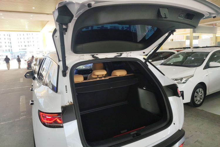 BYD SongL DM-i 2025 car image #21