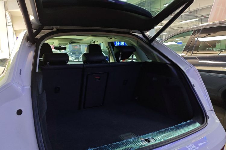 Audi Q3 2017 car image #21