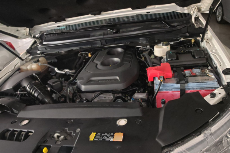 Ford Everest 2017 صورة سيارة #21