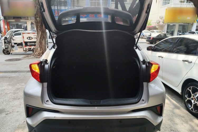 Toyota C-HR 2022 car image #21