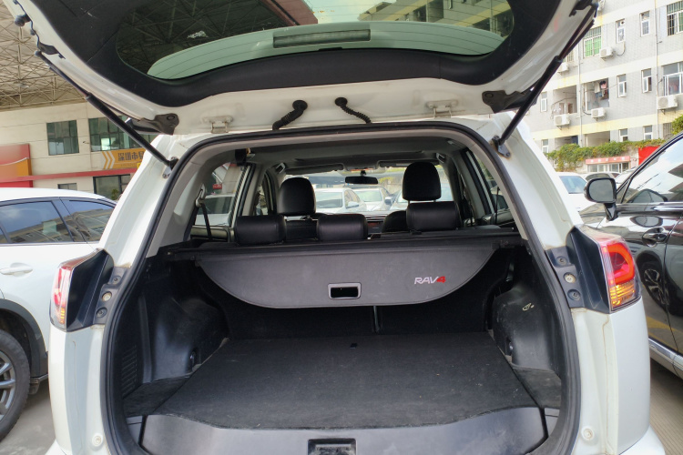 Toyota RAV4 2019 #21 Toyota RAV4 2019 car image #21