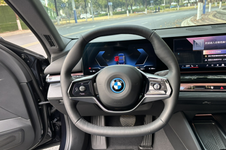BMW i5 2024 car image #21