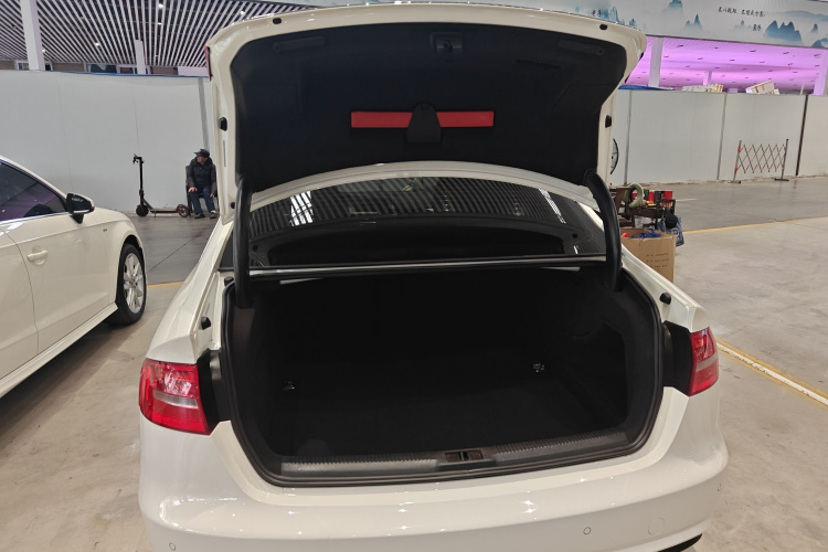 Audi A4L 2015 car image #21
