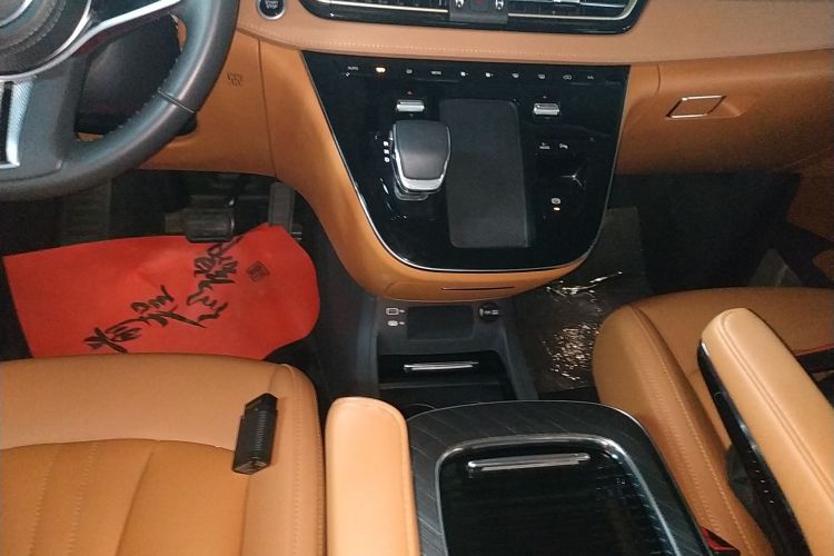 HongQi HQ9 PHEV 2024 #21 HongQi HQ9 PHEV 2024 car image #21