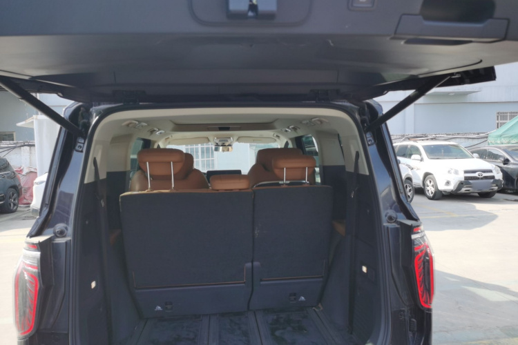 HongQi HQ9 PHEV 2024 #21 HongQi HQ9 PHEV 2024 car image #21