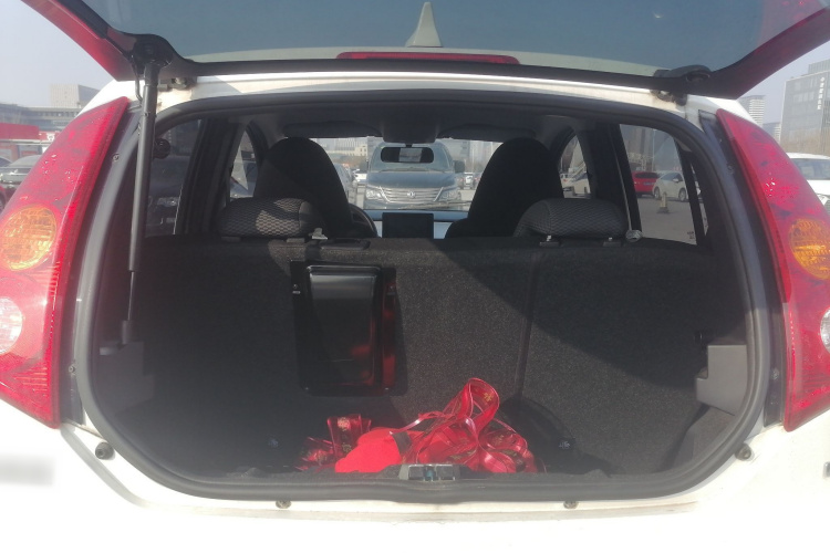 BYD e1 2020 #21 BYD e1 2020 car image #21