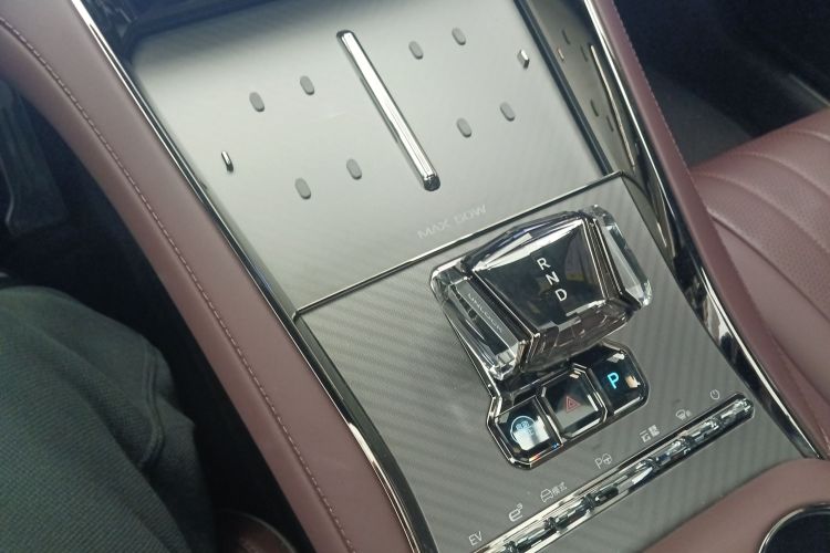 Denza Z9GT 2025 #21 Denza Z9GT 2025 car image #21