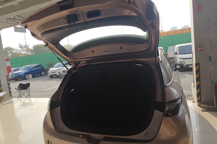 BYD Dolphin 2023 car image #21