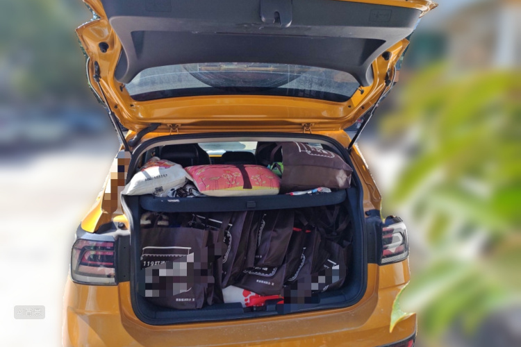 Volkswagen T-Cross 2019 #21 Volkswagen T-Cross 2019 car image #21