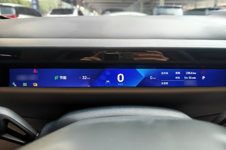 Lynk & Co 2024 car image #21