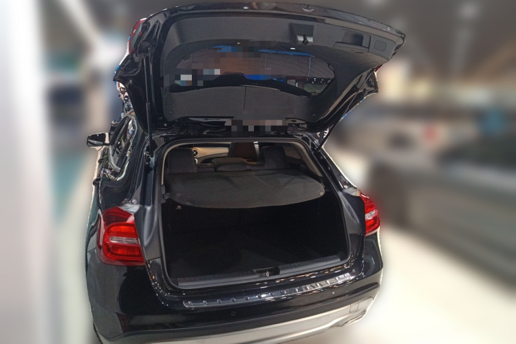 Mercedes-Benz GLA Class 2016 immagine di auto #21