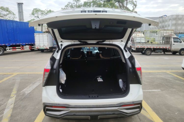 GEELY Boyue L 2024 car image #21