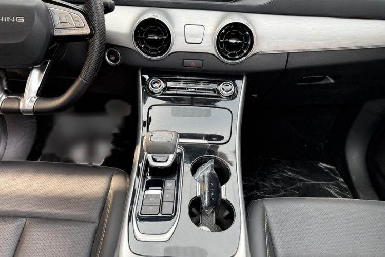 Forthing T5 EVO 2024 imagem de carro #21