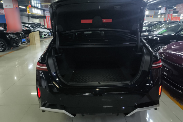 BMW i5 2024 immagine di auto #21