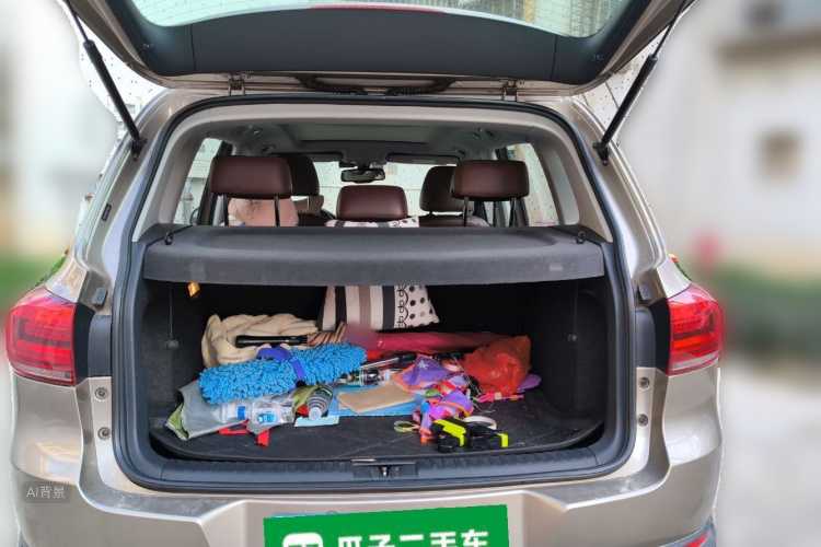 Volkswagen Tiguan 2015 immagine di auto #21