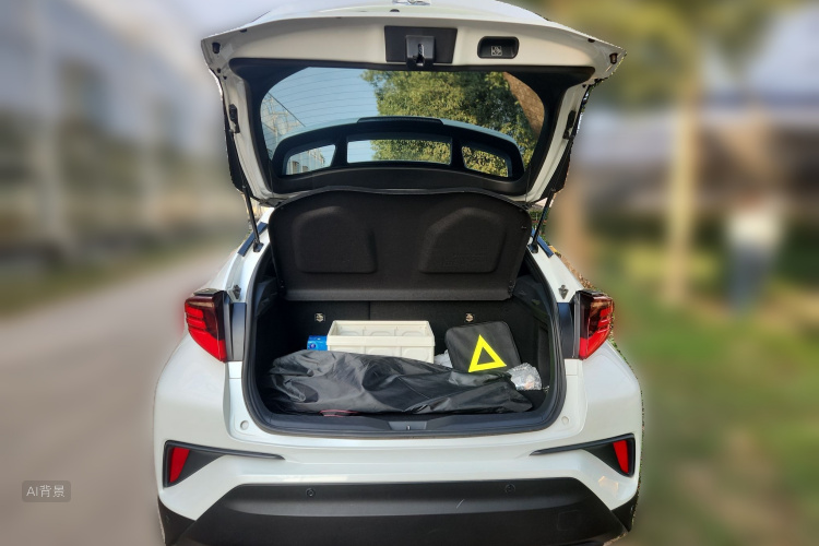 Toyota C-HR 2023 immagine di auto #21