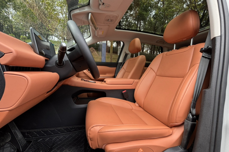 零跑汽车 零跑C10 2024 汽车图片 #21