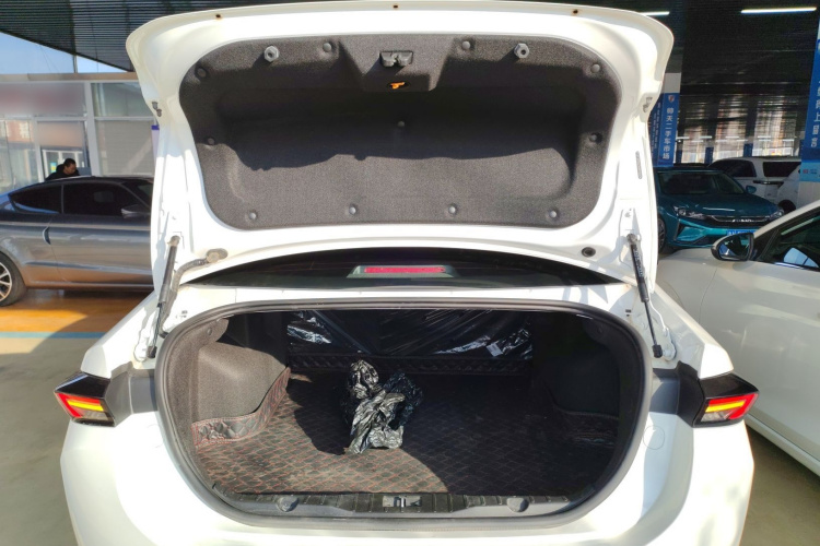 Kaiyi Xuandu 2021 #21 Kaiyi Xuandu 2021 car image #21