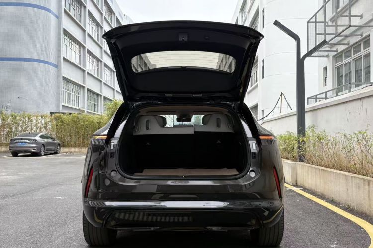 Avatr 07 2024 car image #21