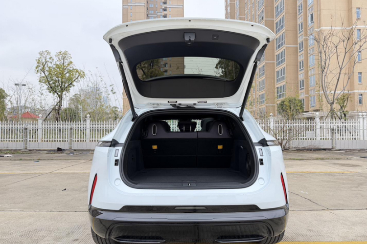 Avatr 07 2025 immagine di auto #21