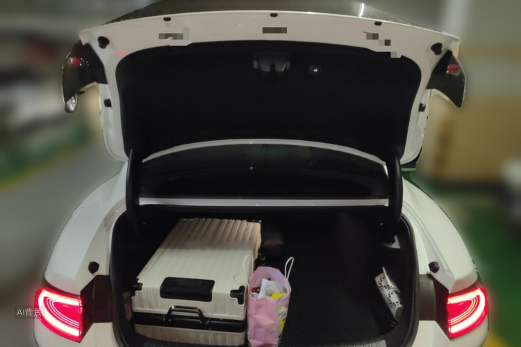 MI SU7 Ultra 2025 car image #21