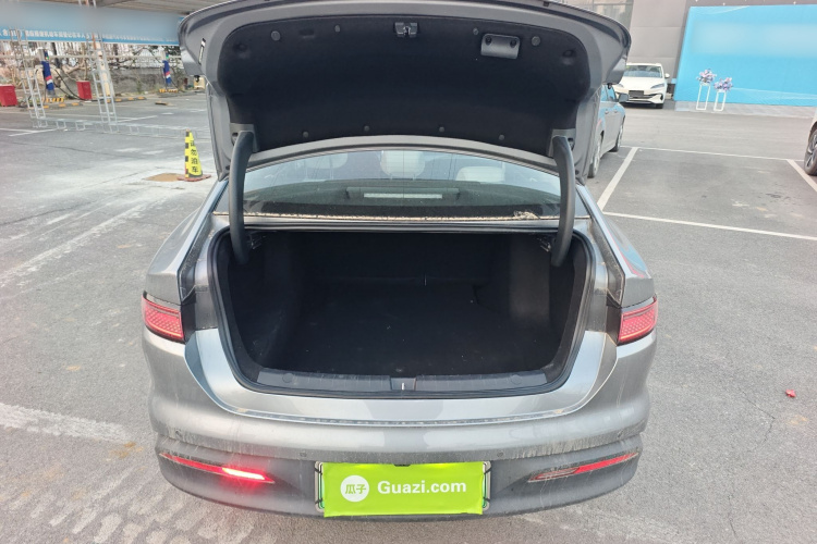 BYD Seal 05 DM-i 2025 #21 BYD Seal 05 DM-i 2025 immagine di auto #21