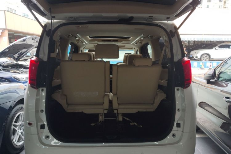 Toyota Alphard 2021 car image #21