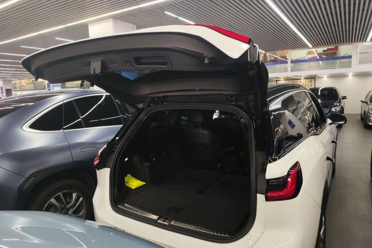 NIO ES8 2021 car image #21