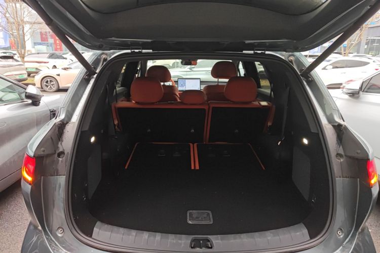 BYD Tang L 2025 immagine di auto #21