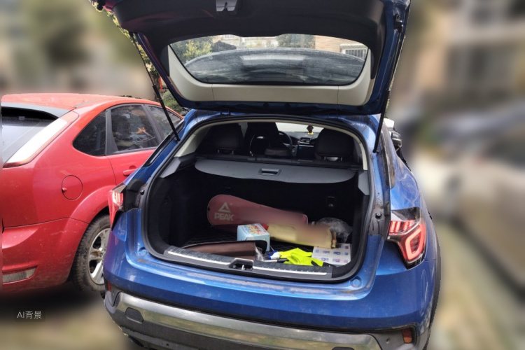 Lynk & Co 02 2018 #21 Lynk & Co 02 2018 car image #21