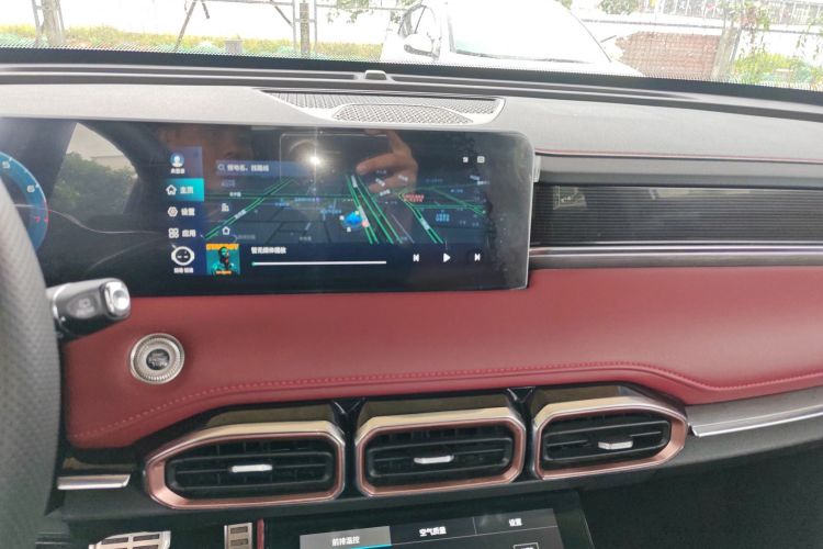 X70 PLUS 2020 car image #21