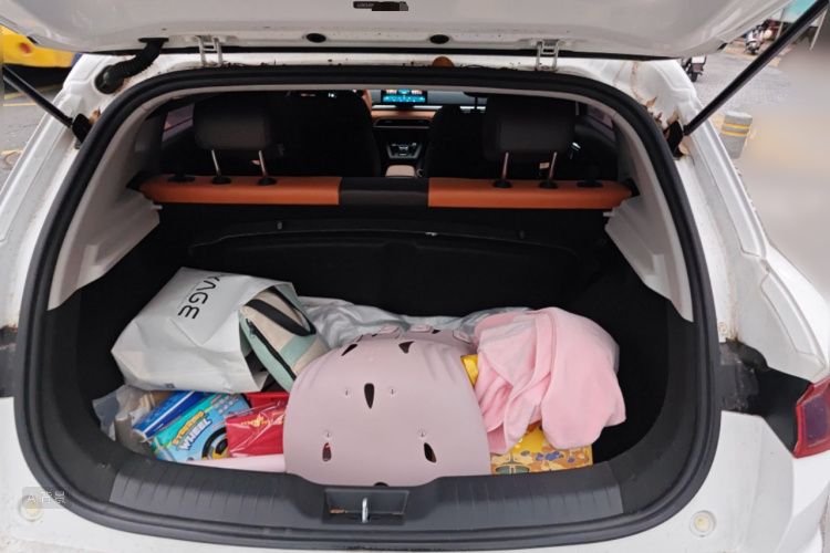 BYD e2 2022 imagem de carro #21