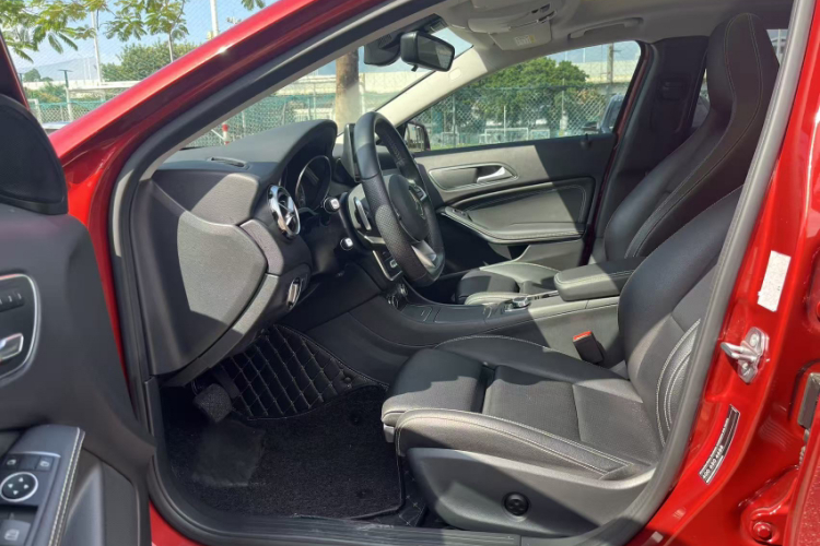 Mercedes-Benz GLA Class 2020 car image #21