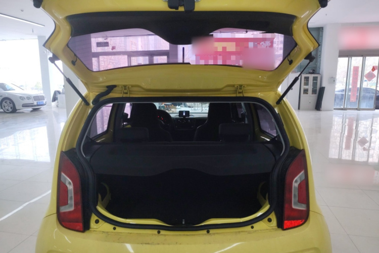 Volkswagen up! 2016 car image #21