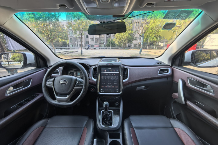 SWM斯威汽车 SWM斯威X7 2017 汽车图片 #21