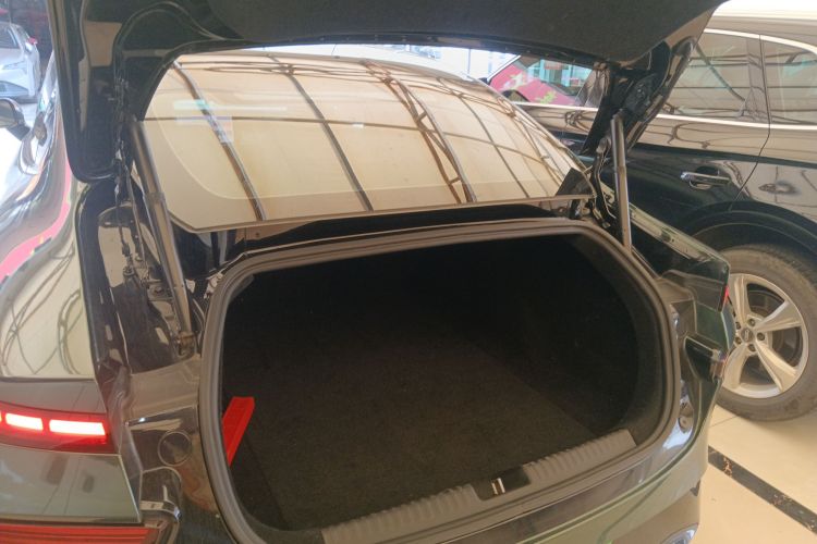 Xpeng P7 2021 صورة سيارة #21