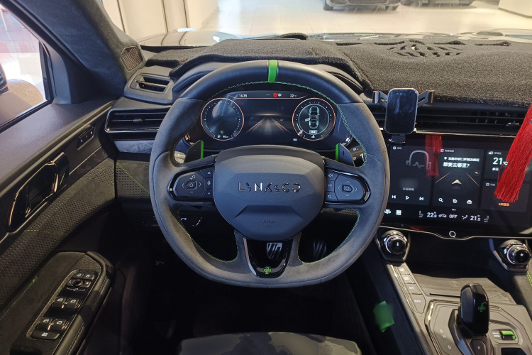 Lynk & Co 05 2022 car image #21