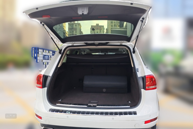 Volkswagen Touareg 2015 car image #21