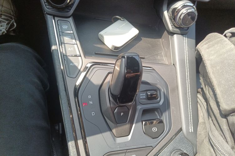 Lynk & Co 01 EM-P 2022 car image #21