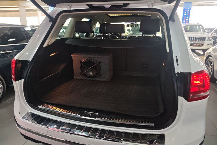 Volkswagen Touareg 2016 car image #21