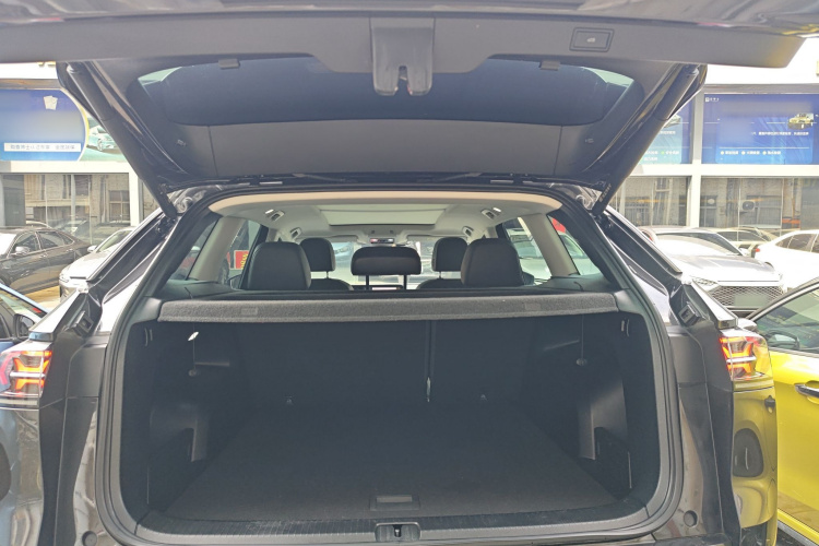 Volkswagen Tavendor 2024 car image #21