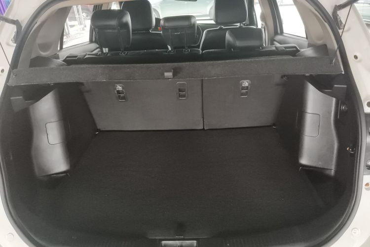 Suzuki S-Cross 2015 صورة سيارة #21