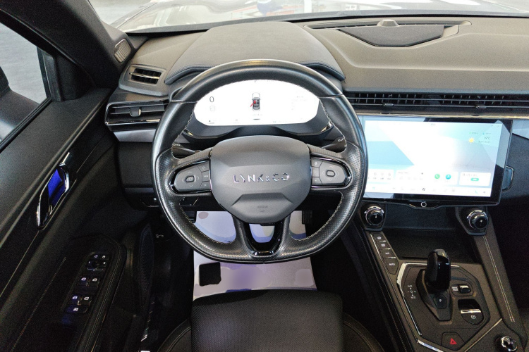 Lynk & Co 01 EM-P 2022 car image #21